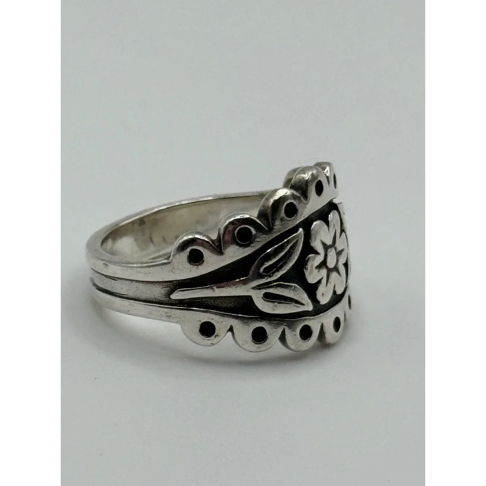 Retired James Avery Flower Sterling Silver Ring